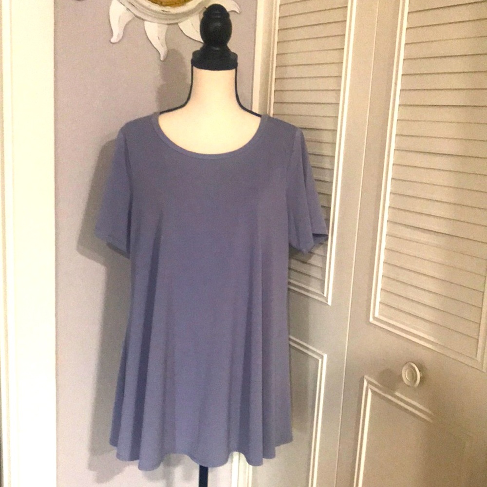 PREMISE STUDIO pullover , round hem.